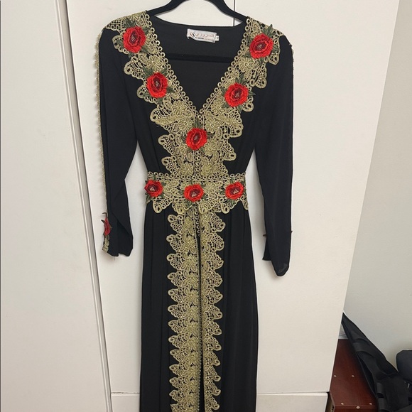 Al sarori Dresses & Skirts - Black Long Sleeve Dress with Gold Lace and Red Floral Accents with Belt size Med